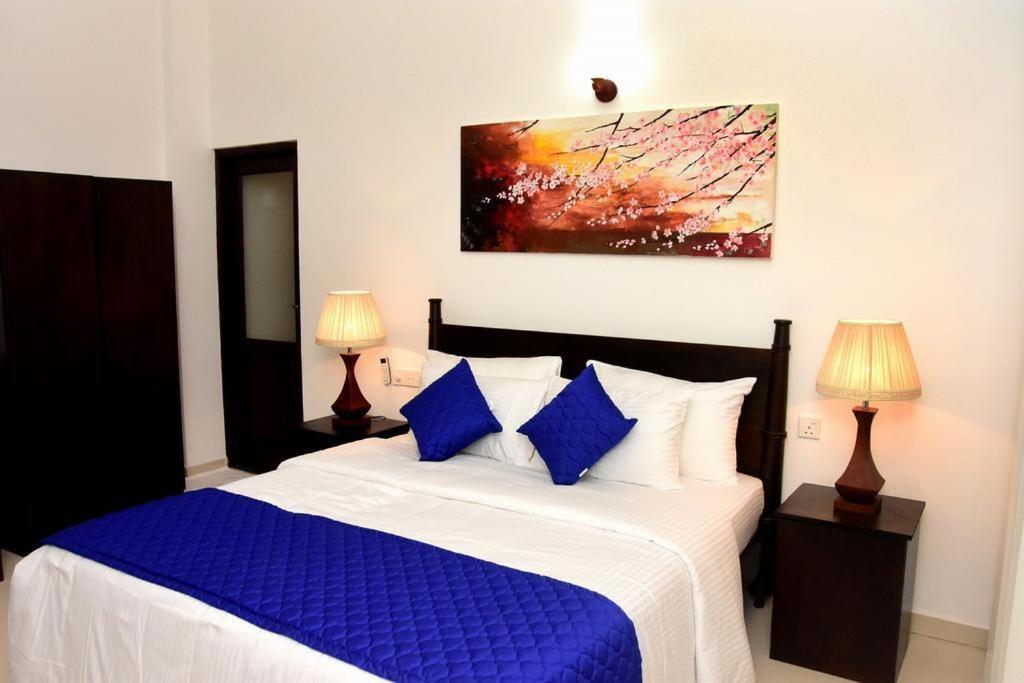 Blue Spring Hotel Ваддува Номер фото